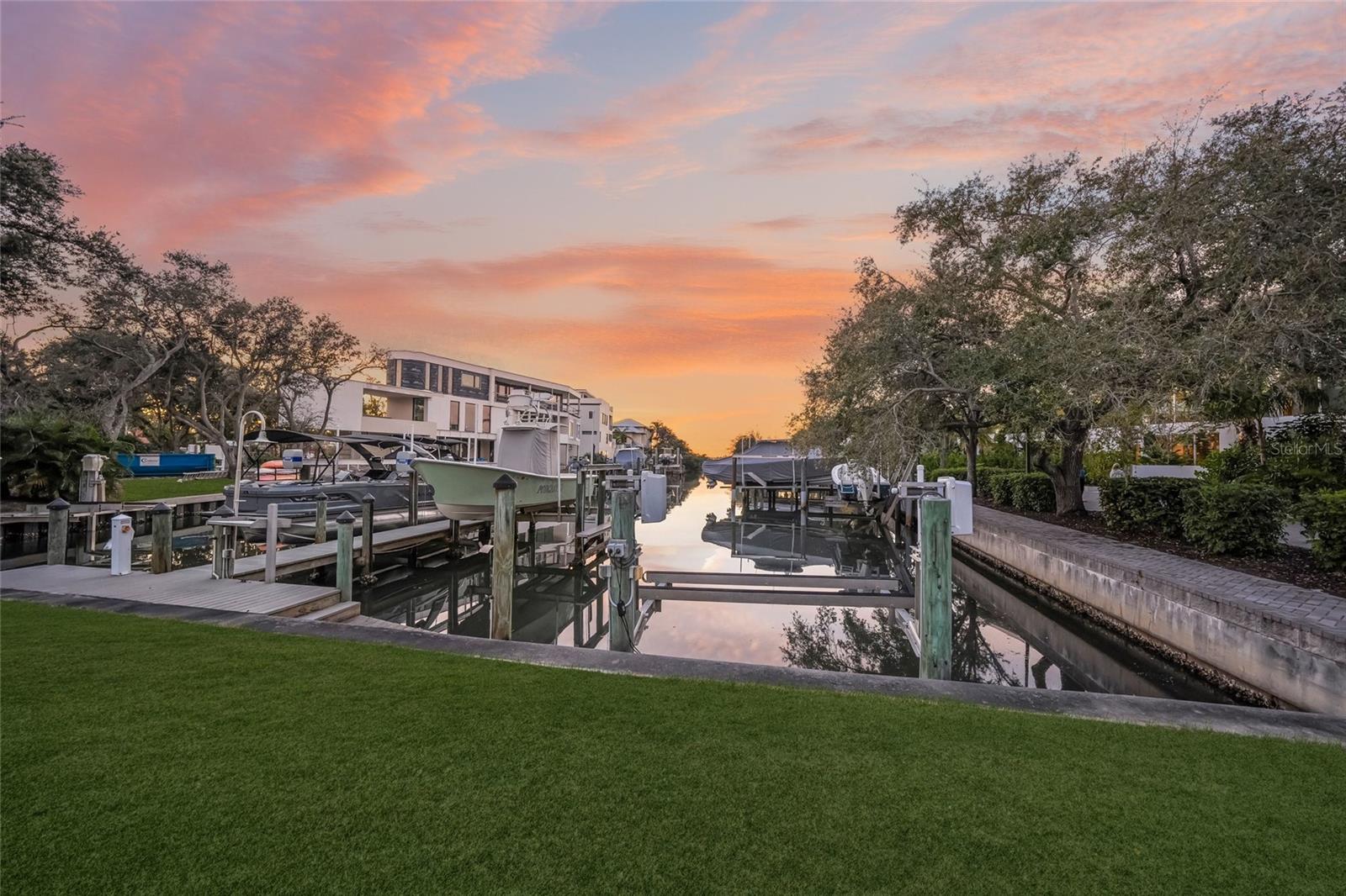 OYSTER BAY LANDINGS - Residential