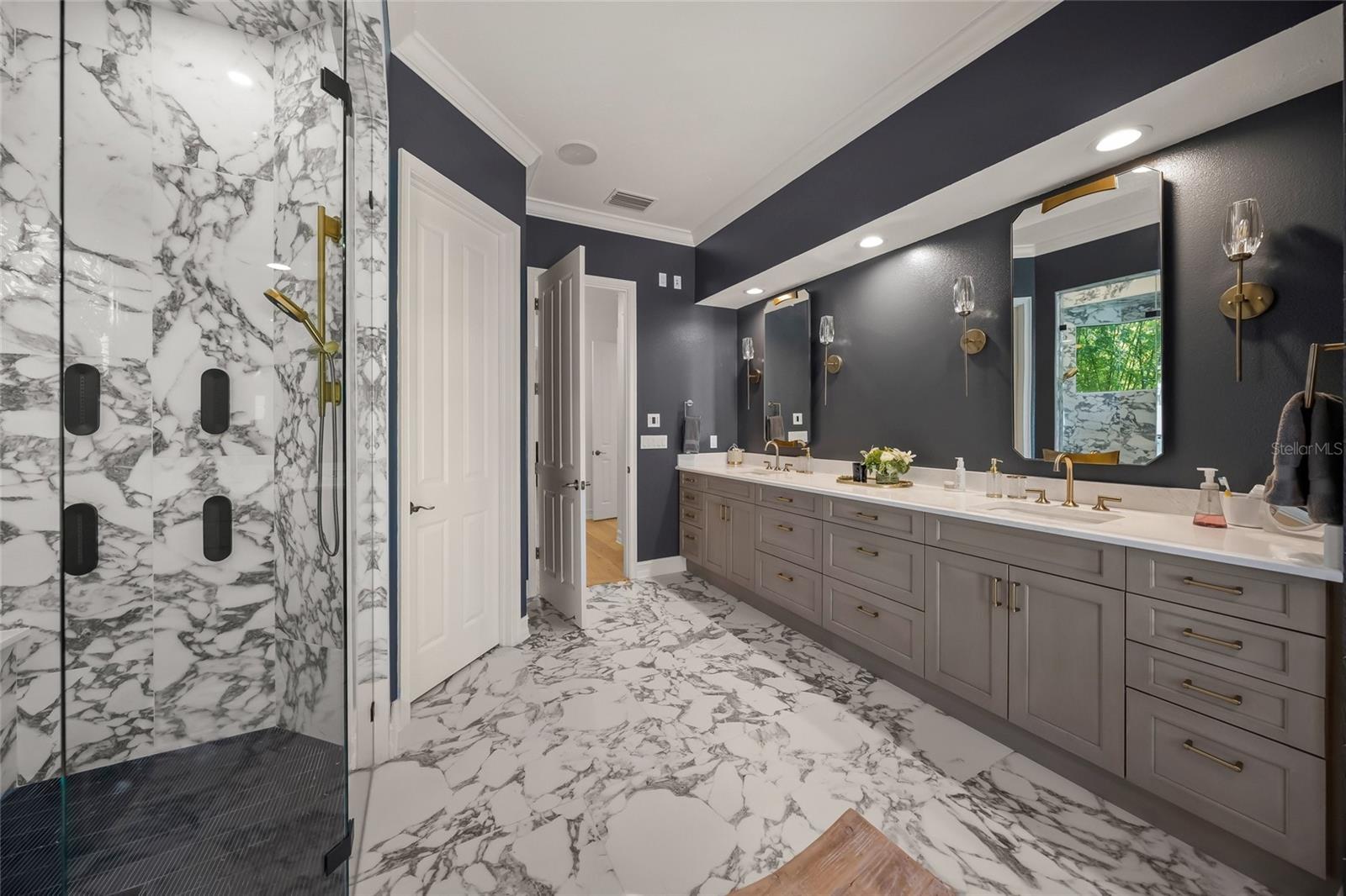 OYSTER BAY LANDINGS - Residential