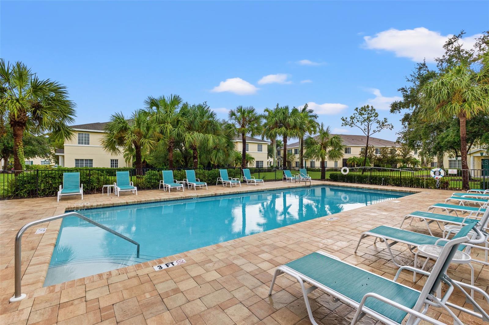 THE TWNHMS AT LIGHTHOUSE COVE VI - Residential