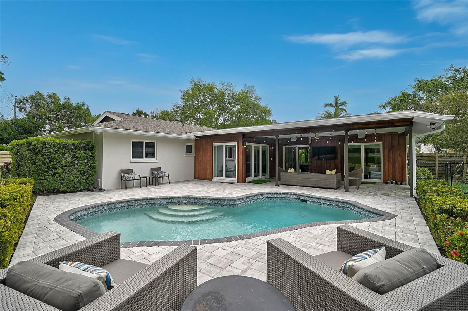 577 CORWOOD DRIVE