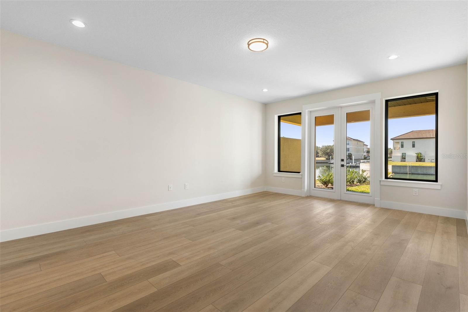 HARBOR VILLAGE MARINA - Residential