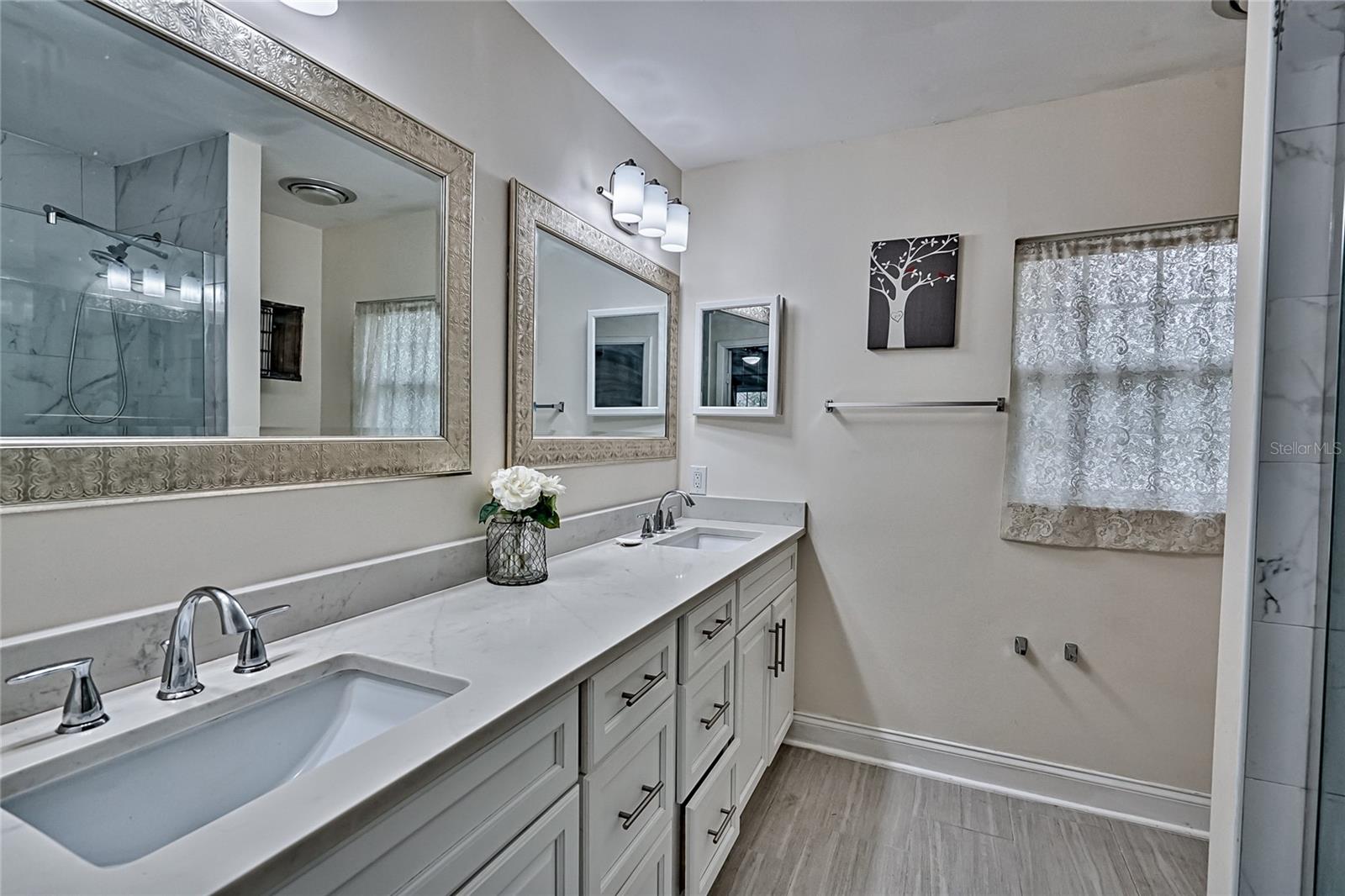 SUNNINGDALE - Residential