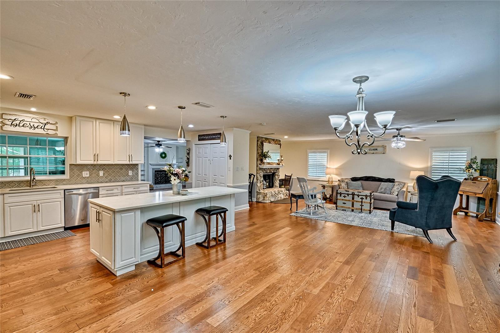 SUNNINGDALE - Residential