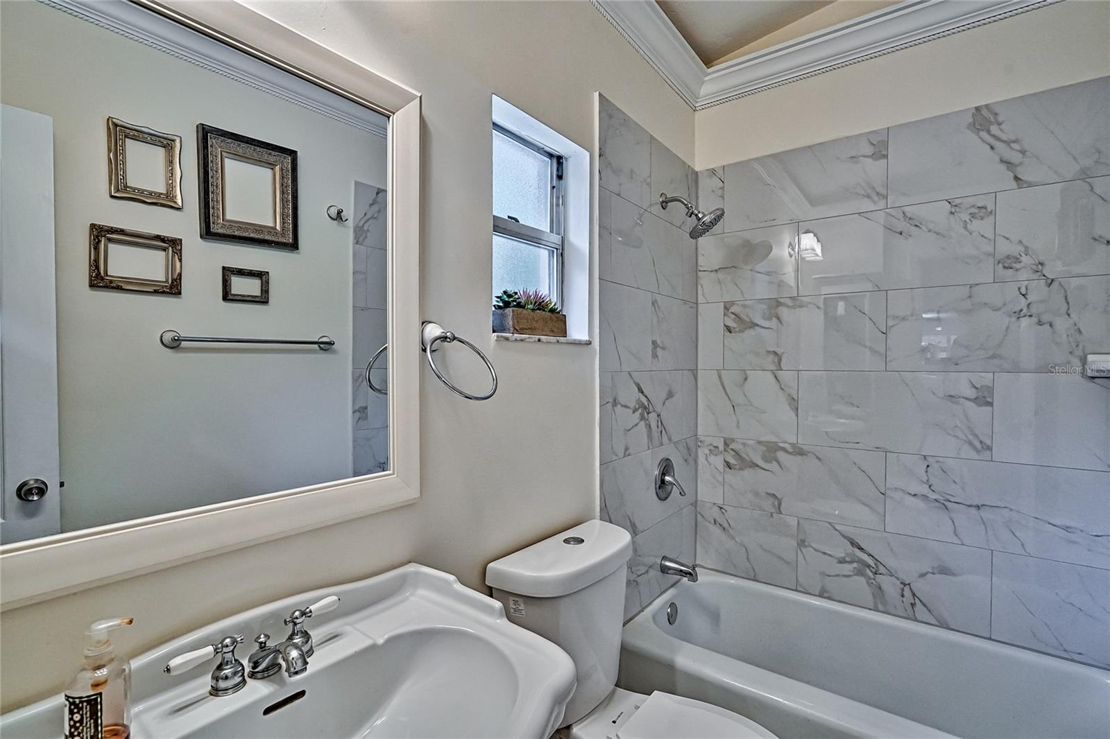 SUNNINGDALE - Residential