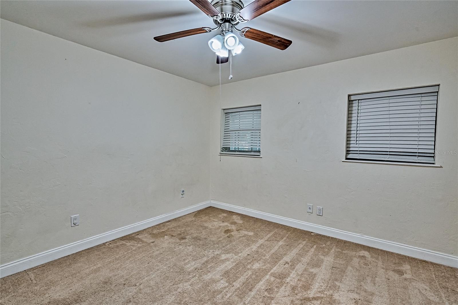 SUNNINGDALE - Residential