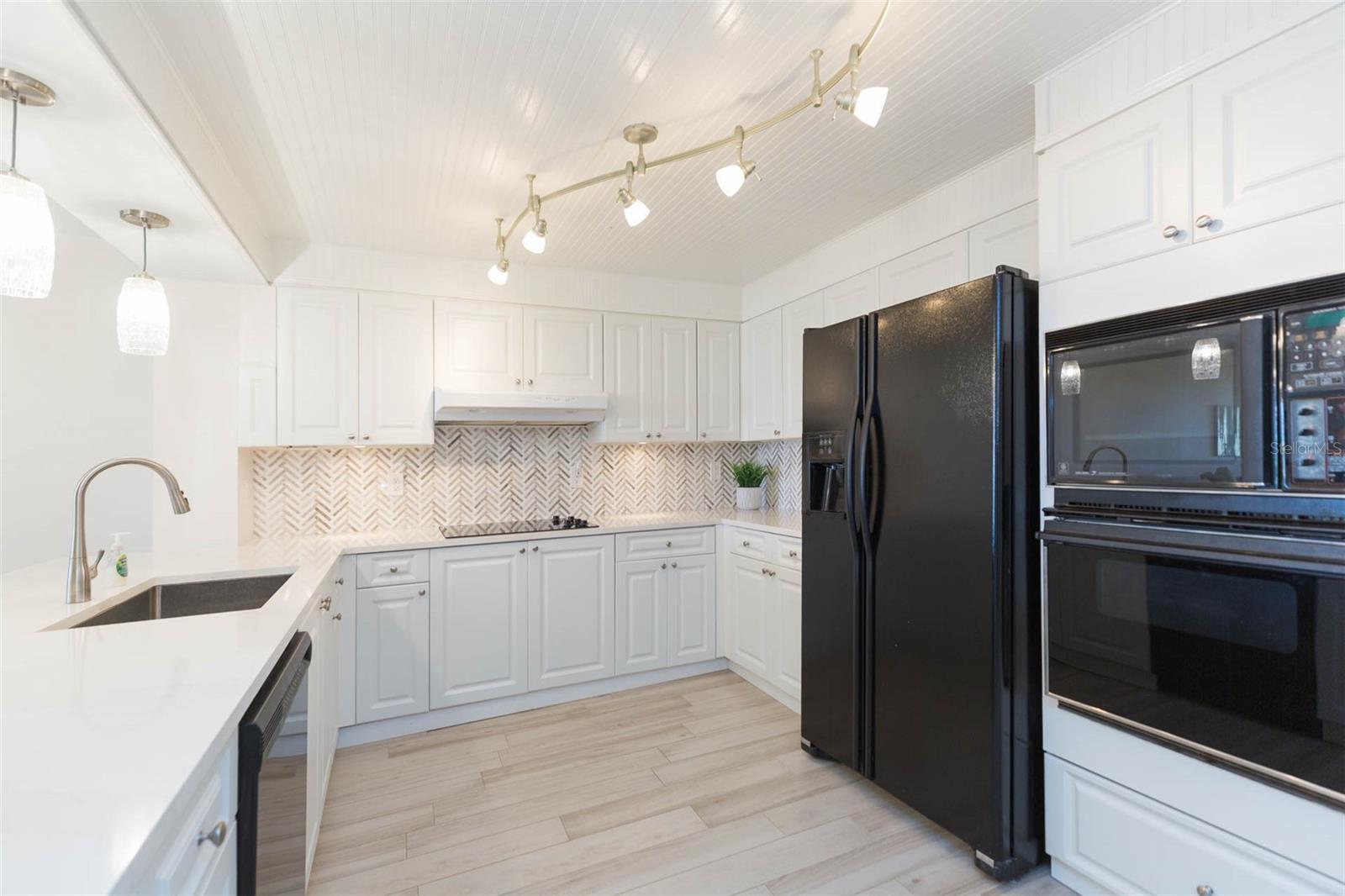 4450 GULF BOULEVARD 104