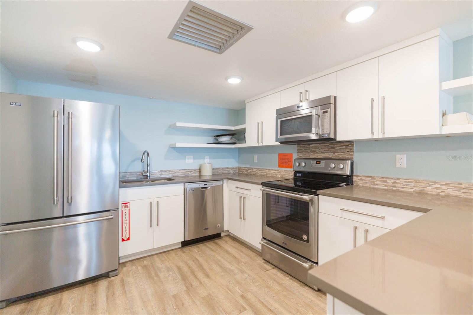 LIDO CONDO - Residential