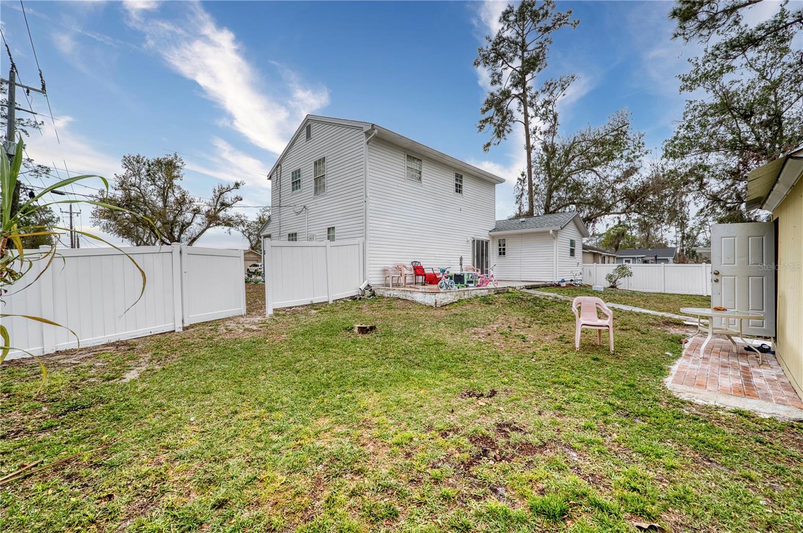 LAKE SARASOTA UNIT 11 - Residential