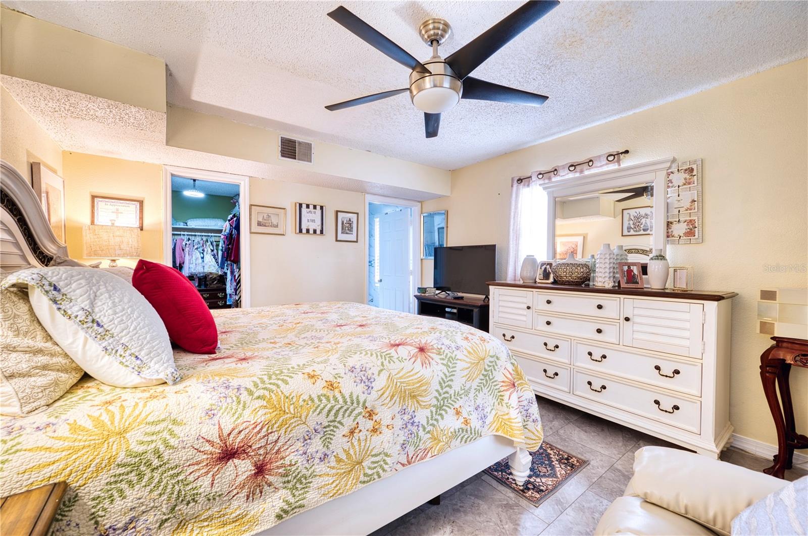 LAKE SARASOTA UNIT 11 - Residential