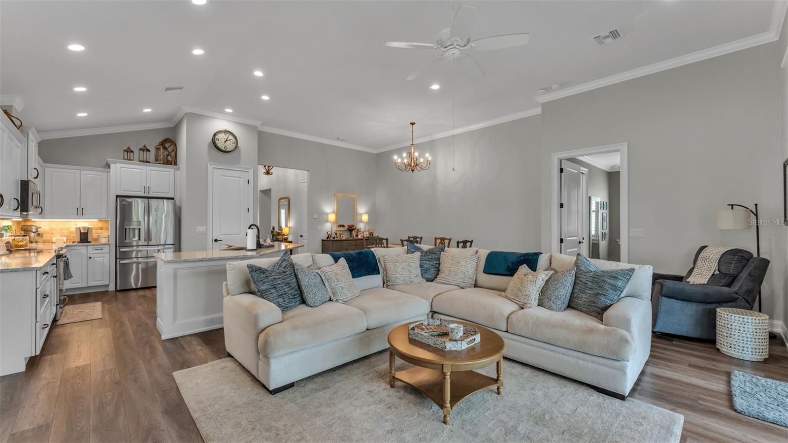 LAKE JAMES PH 4 - Residential