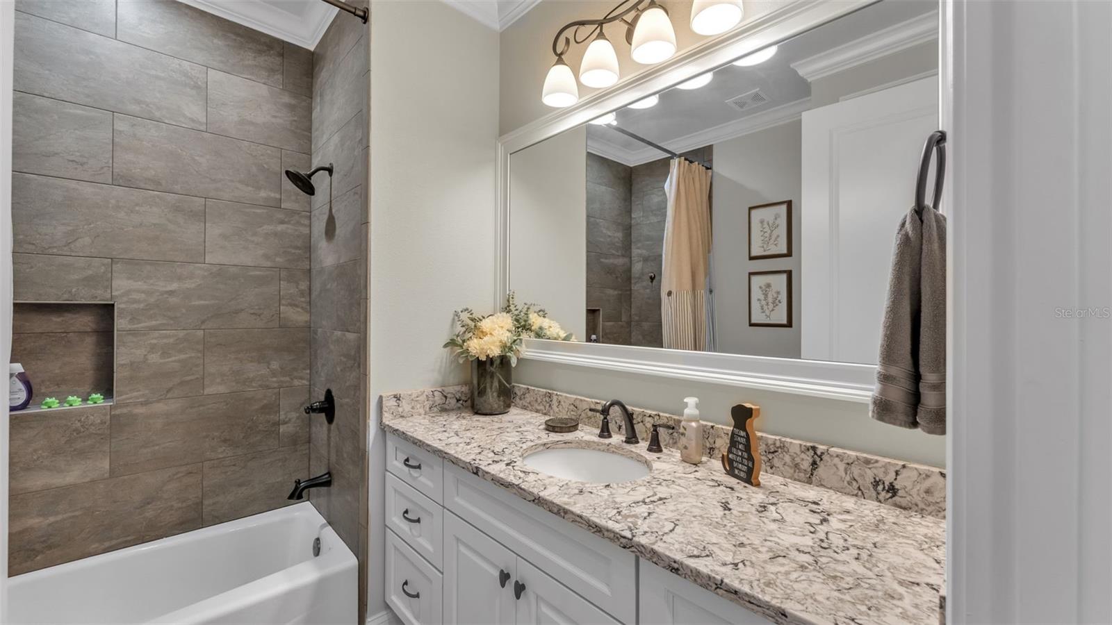 LAKE JAMES PH 4 - Residential