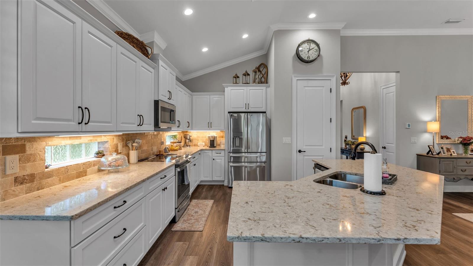 LAKE JAMES PH 4 - Residential