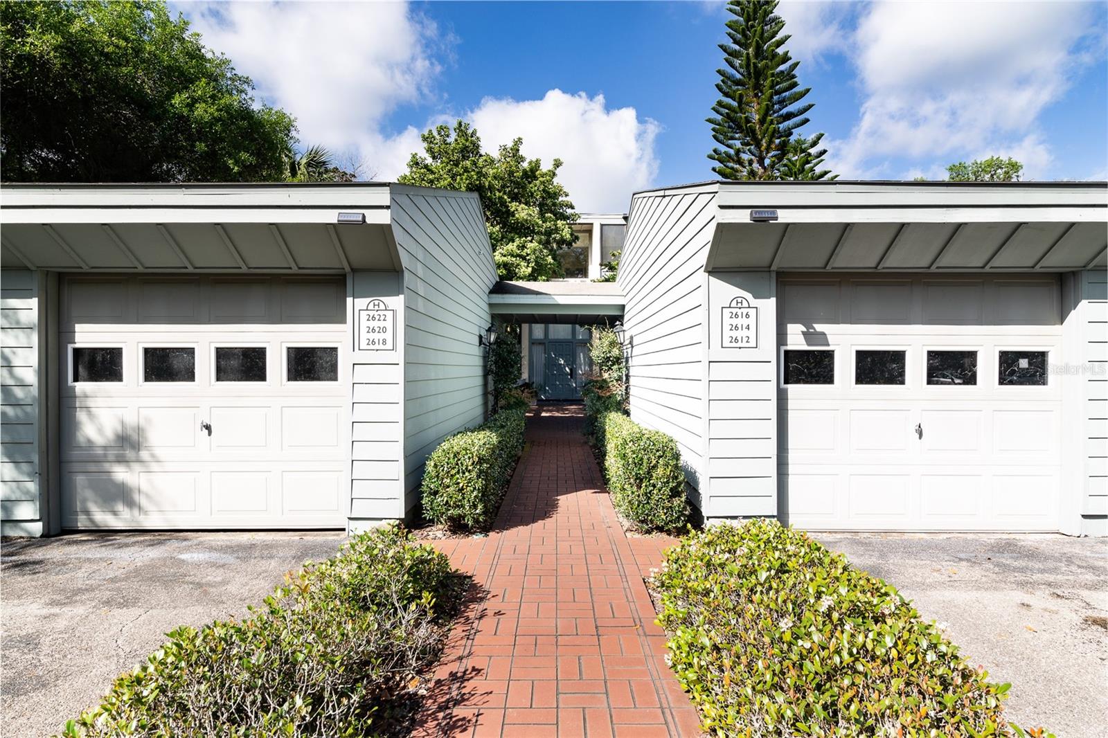 2614 SW 14TH DRIVE 2614