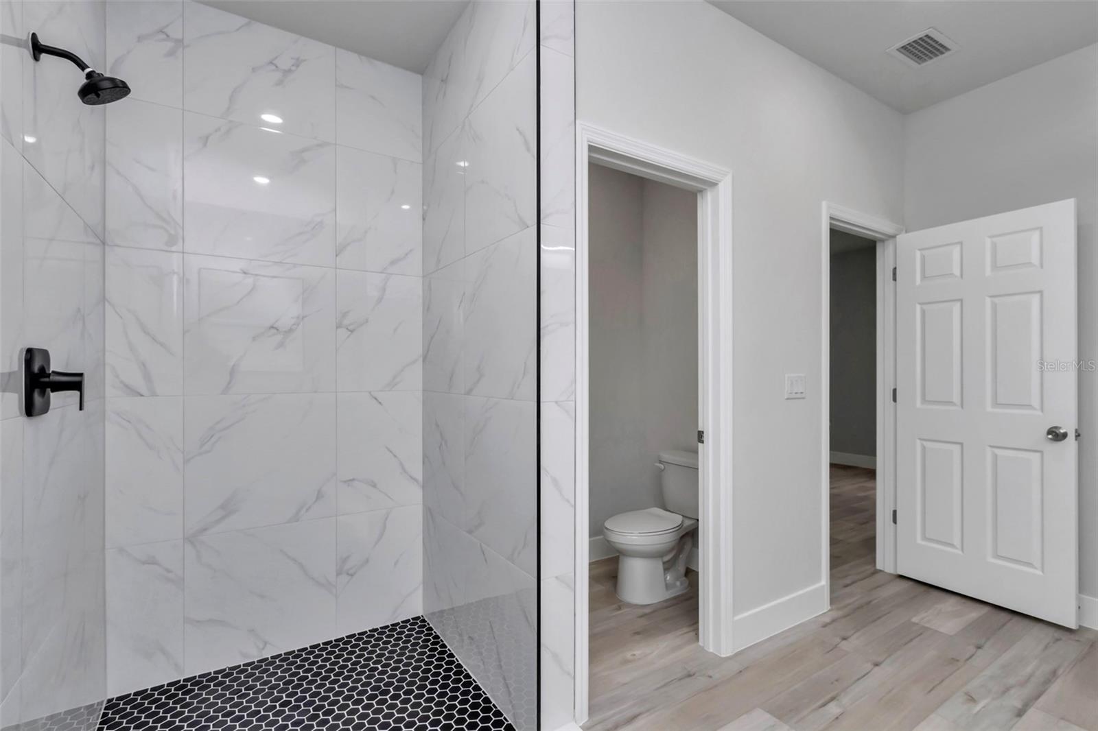 CITRUS SPGS UNIT 07 - Residential Lease