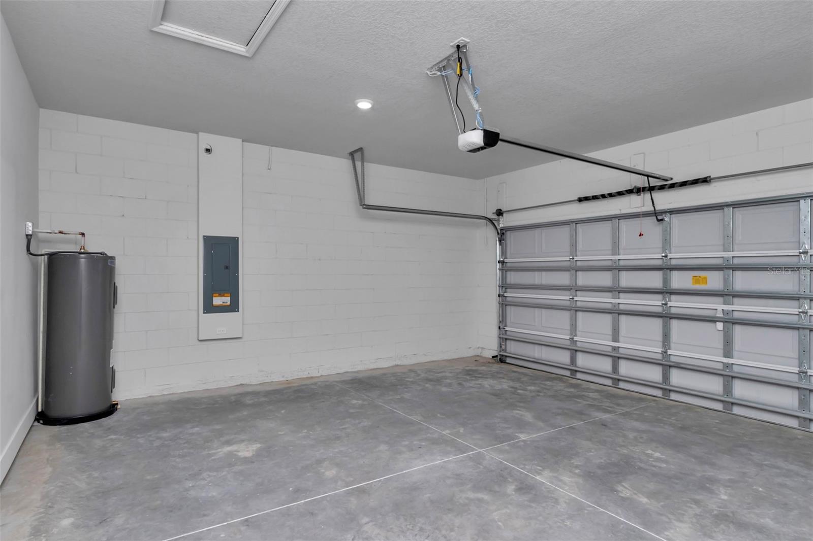 CITRUS SPGS UNIT 07 - Residential Lease