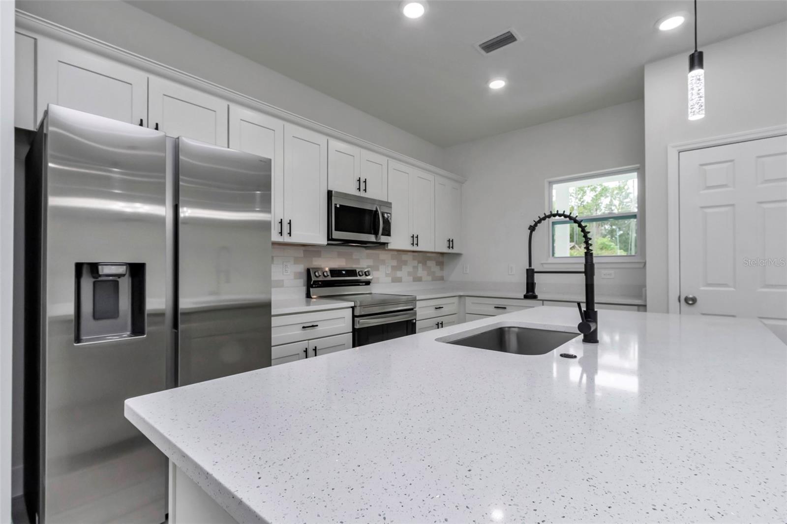 CITRUS SPGS UNIT 07 - Residential Lease