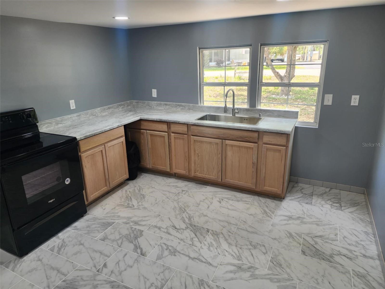 RIVER LAKES MANOR UNIT 03 - Residential