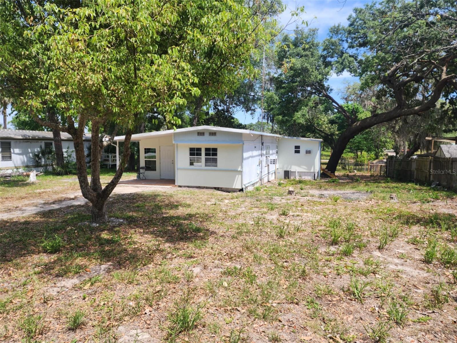 RIVER LAKES MANOR UNIT 03 - Residential