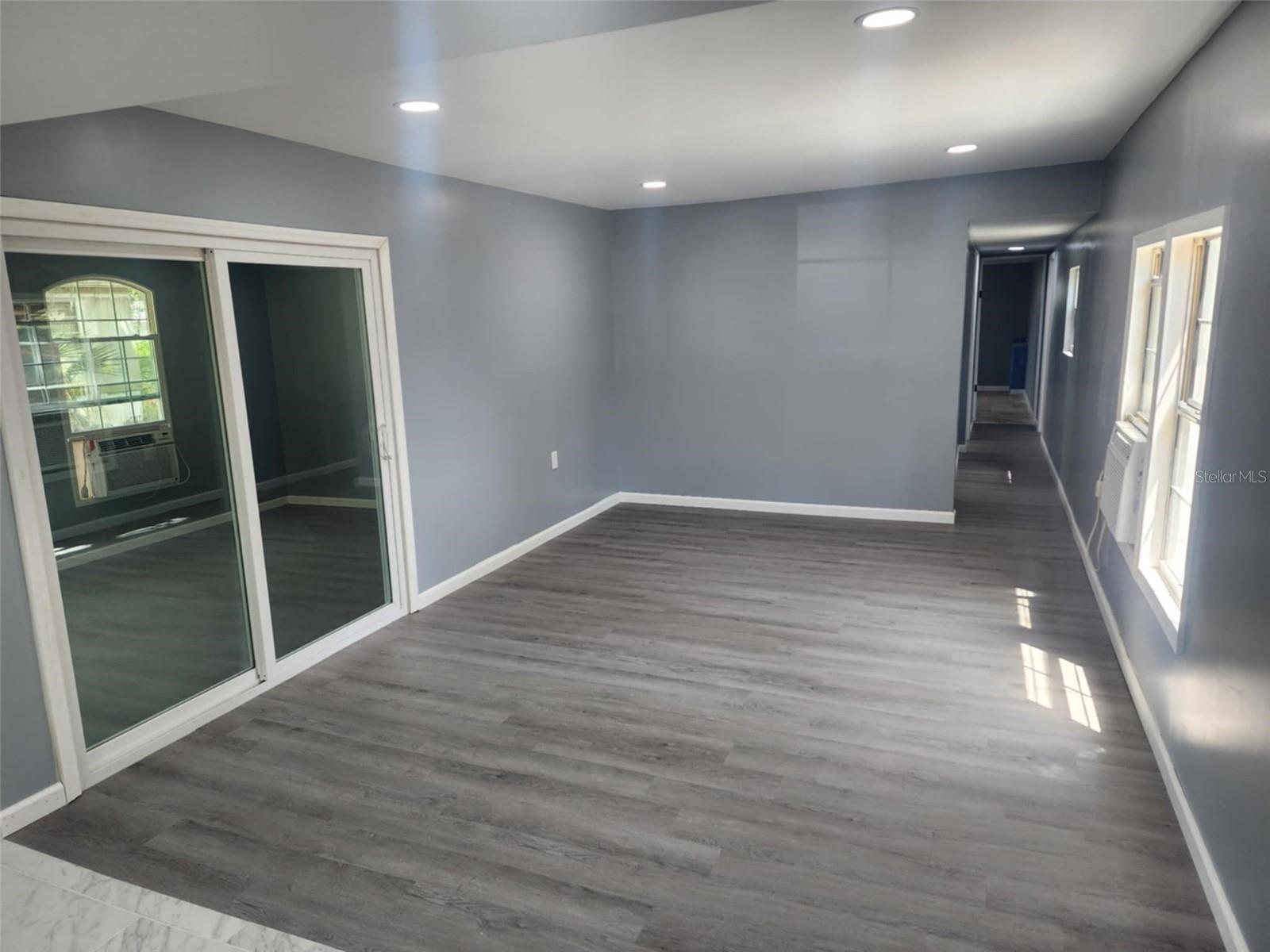 RIVER LAKES MANOR UNIT 03 - Residential