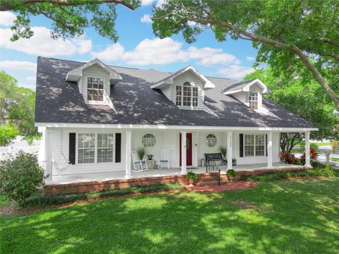 A home in LAKELAND