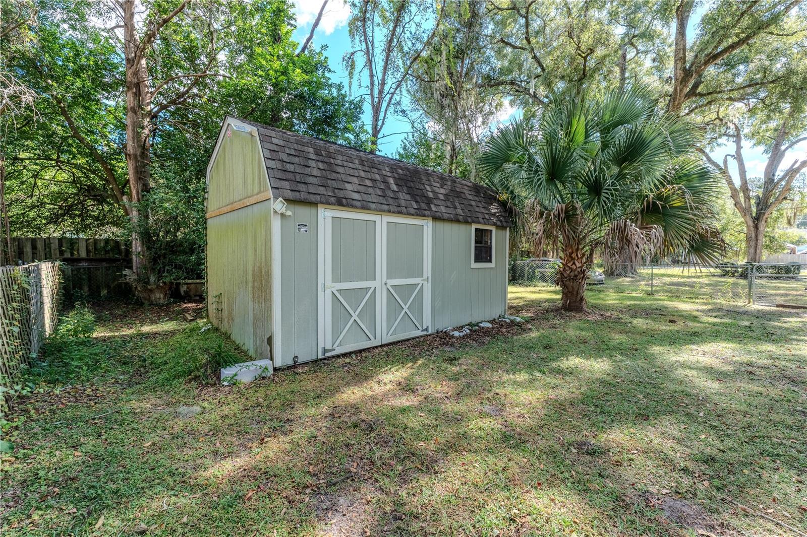 SHELTERING PINES RANCHES - Residential