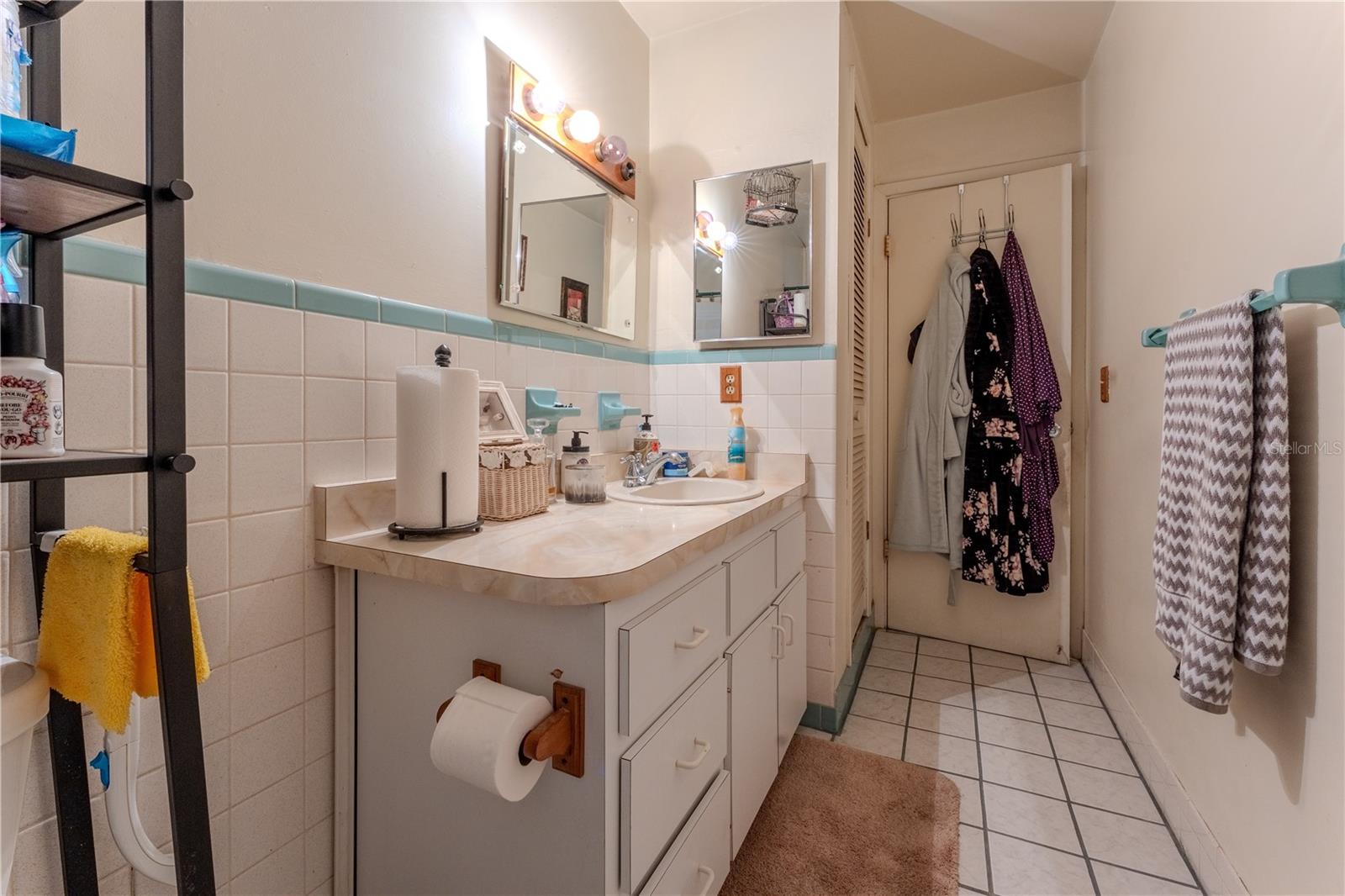 SHELTERING PINES RANCHES - Residential