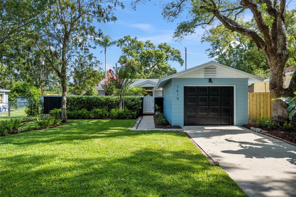 Photo of 1419 W Princeton Street, Orlando, FL 32804 (MLS # O6448329)
