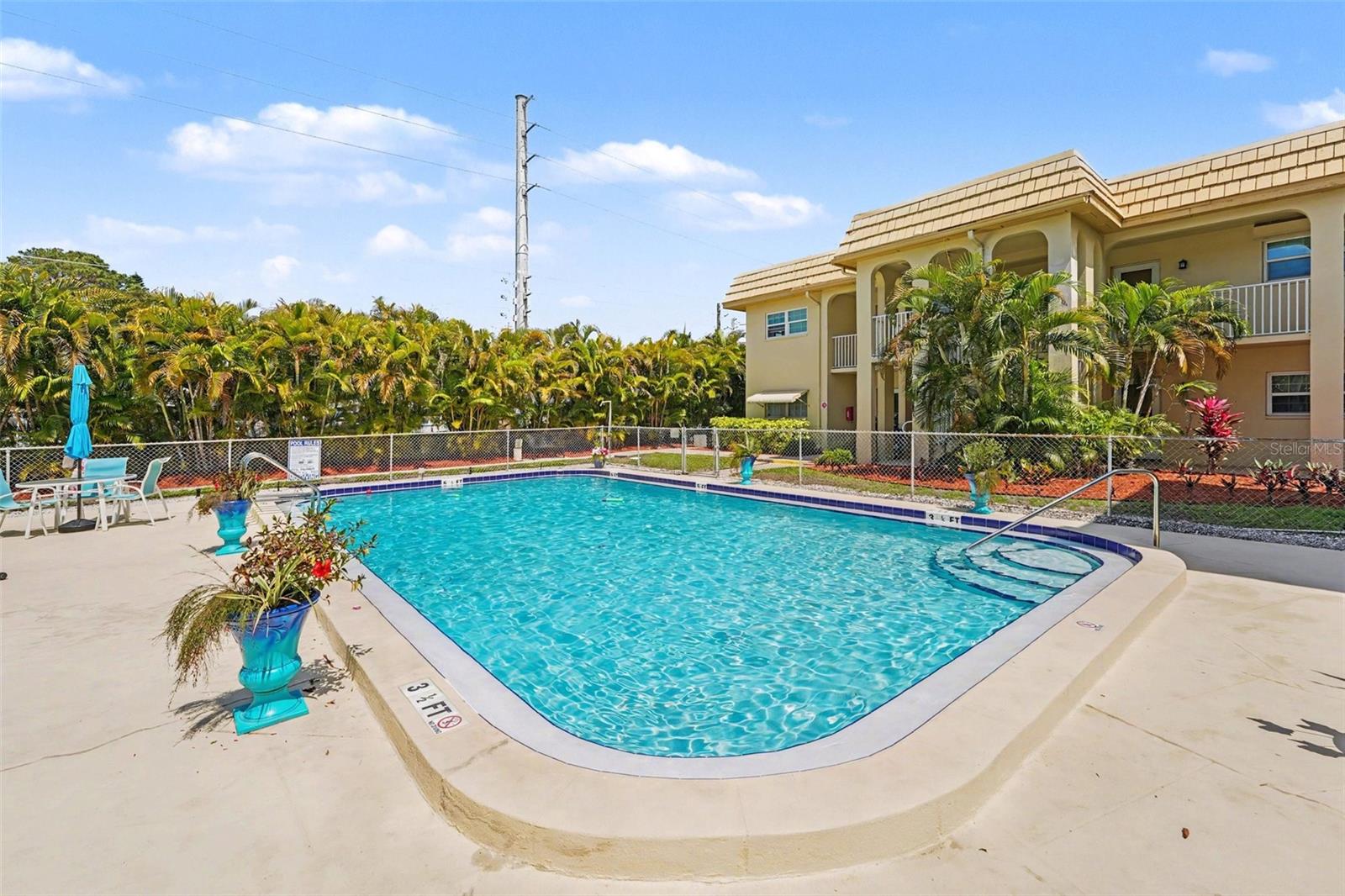 CHALET-ON-THE-LAKE CONDO - Residential