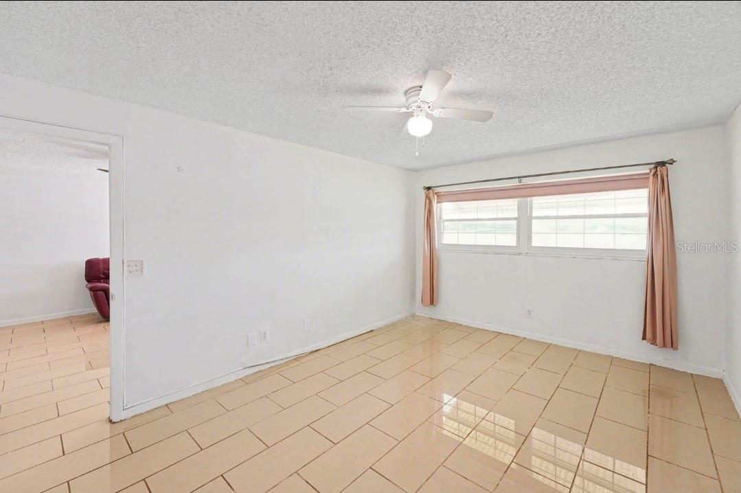 CHALET-ON-THE-LAKE CONDO - Residential