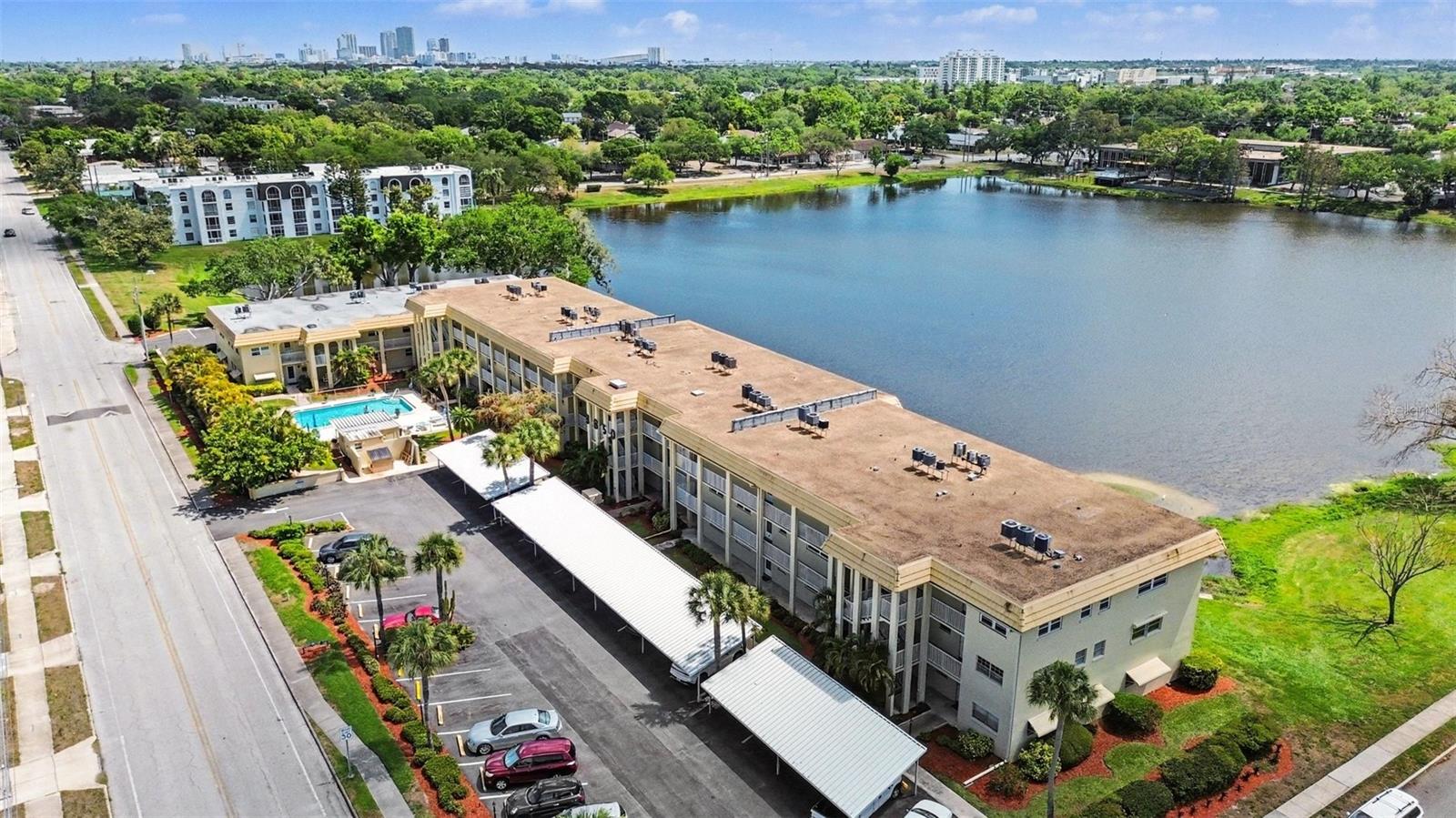 CHALET-ON-THE-LAKE CONDO - Residential