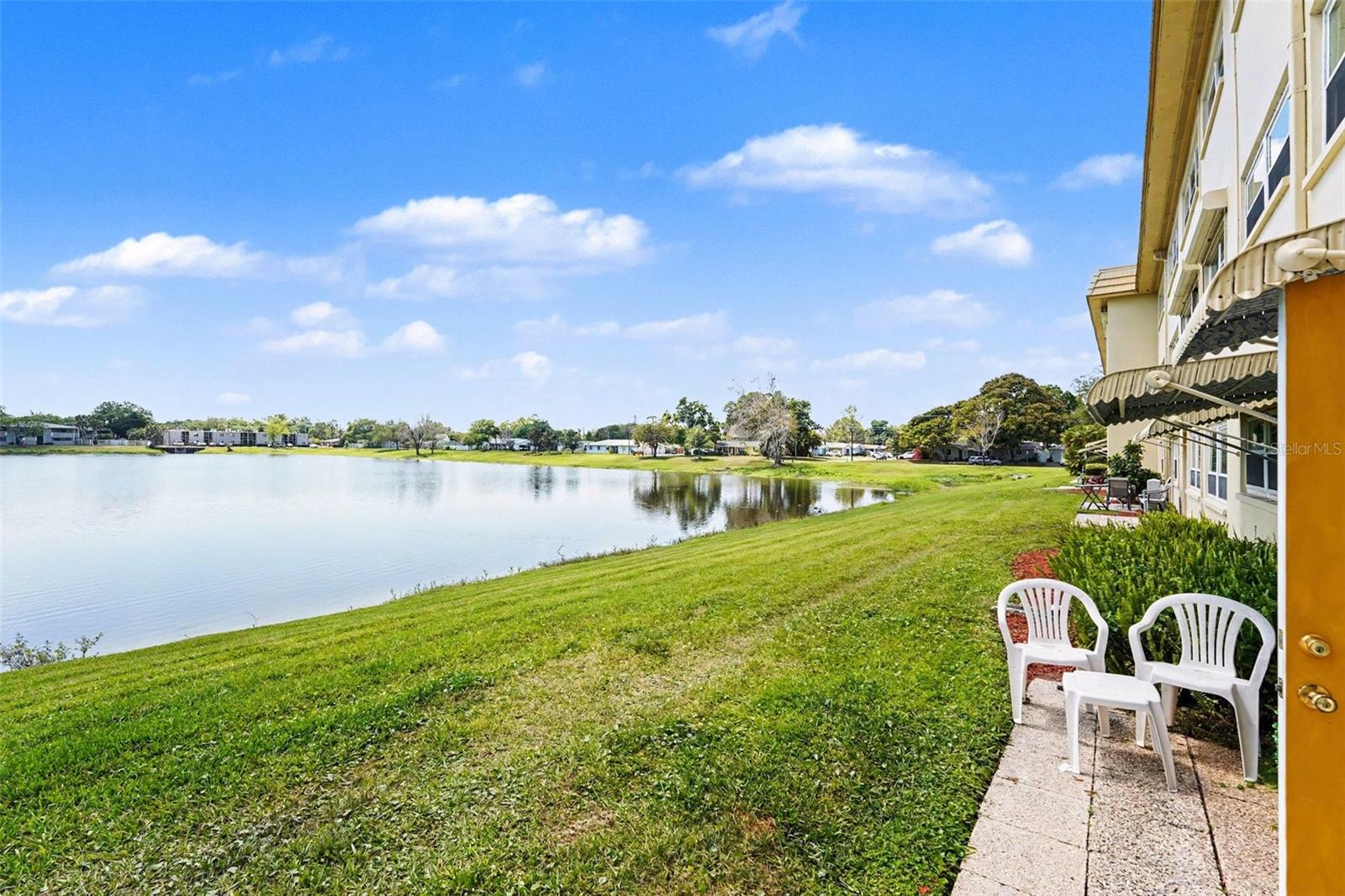 CHALET-ON-THE-LAKE CONDO - Residential