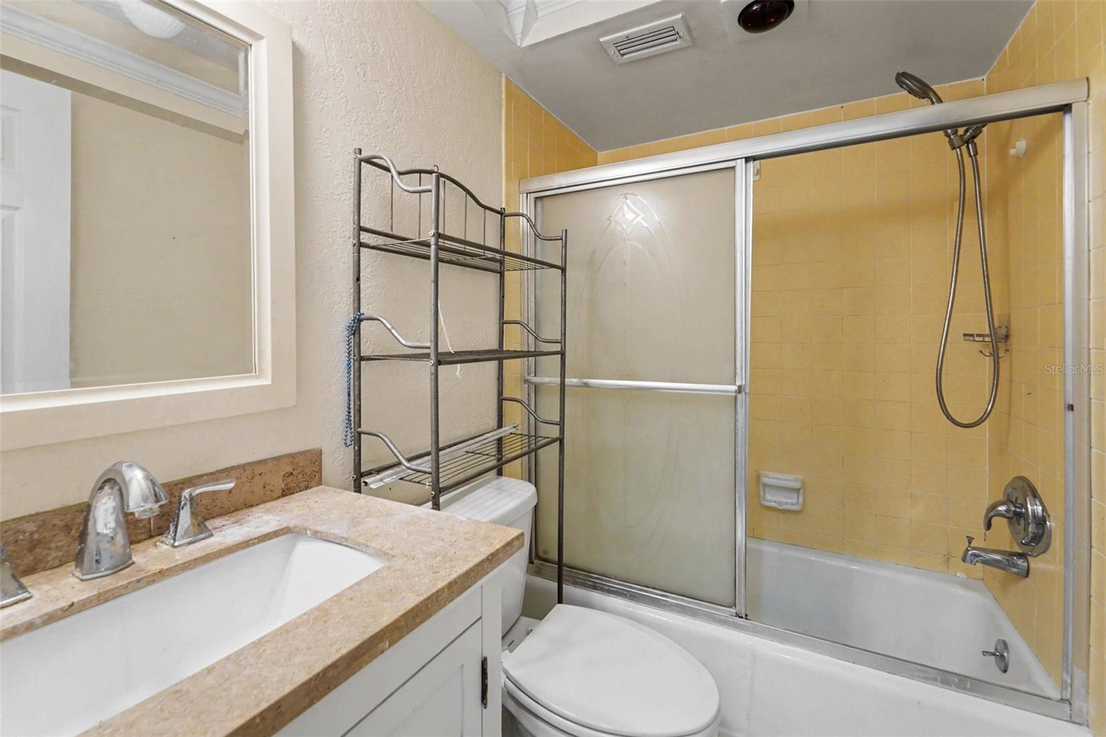 CHALET-ON-THE-LAKE CONDO - Residential