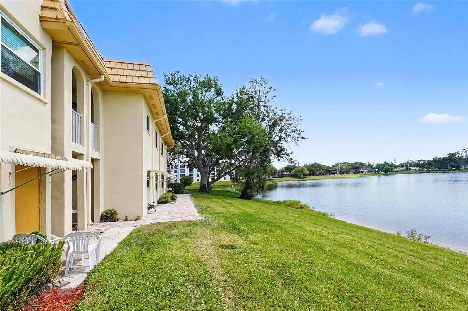 CHALET-ON-THE-LAKE CONDO - Residential
