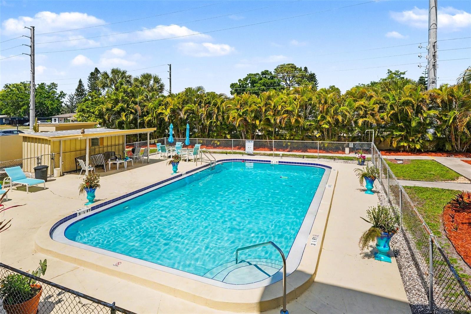 CHALET-ON-THE-LAKE CONDO - Residential