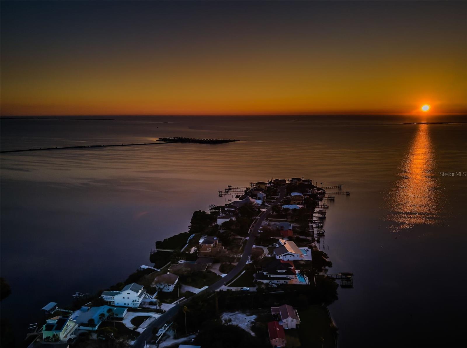 1620 SEA BREEZE DRIVE