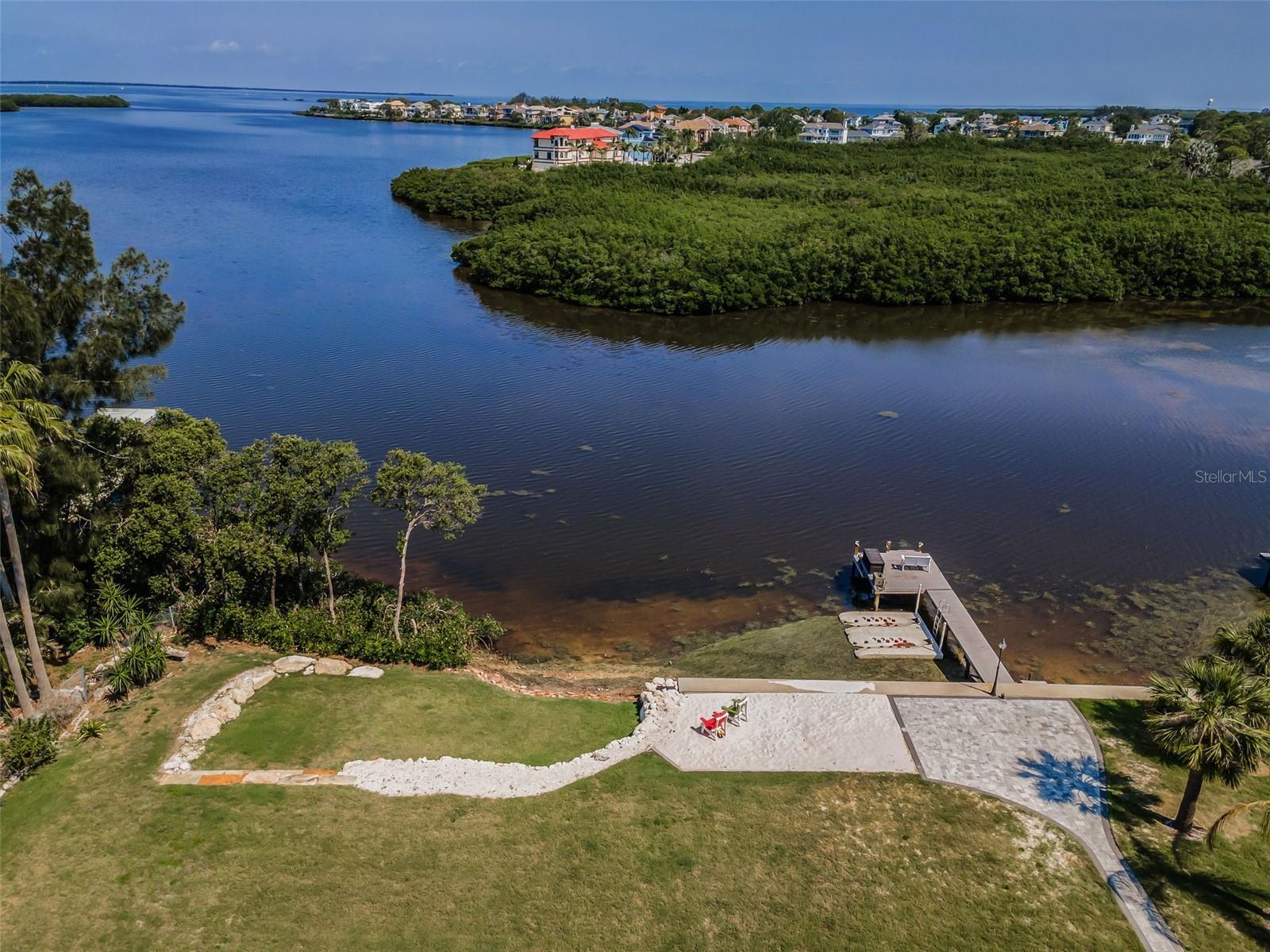 1620 SEA BREEZE DRIVE