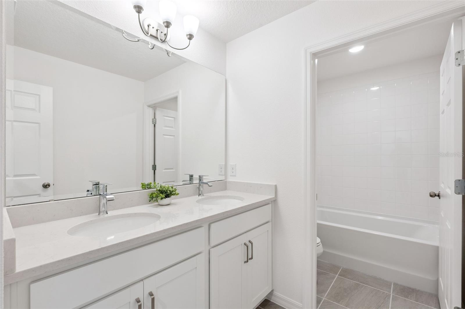 TRINITY LAKES - Residential