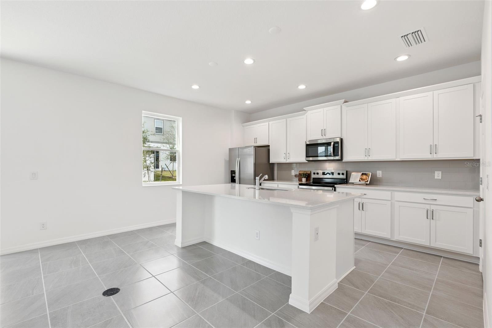 TRINITY LAKES - Residential