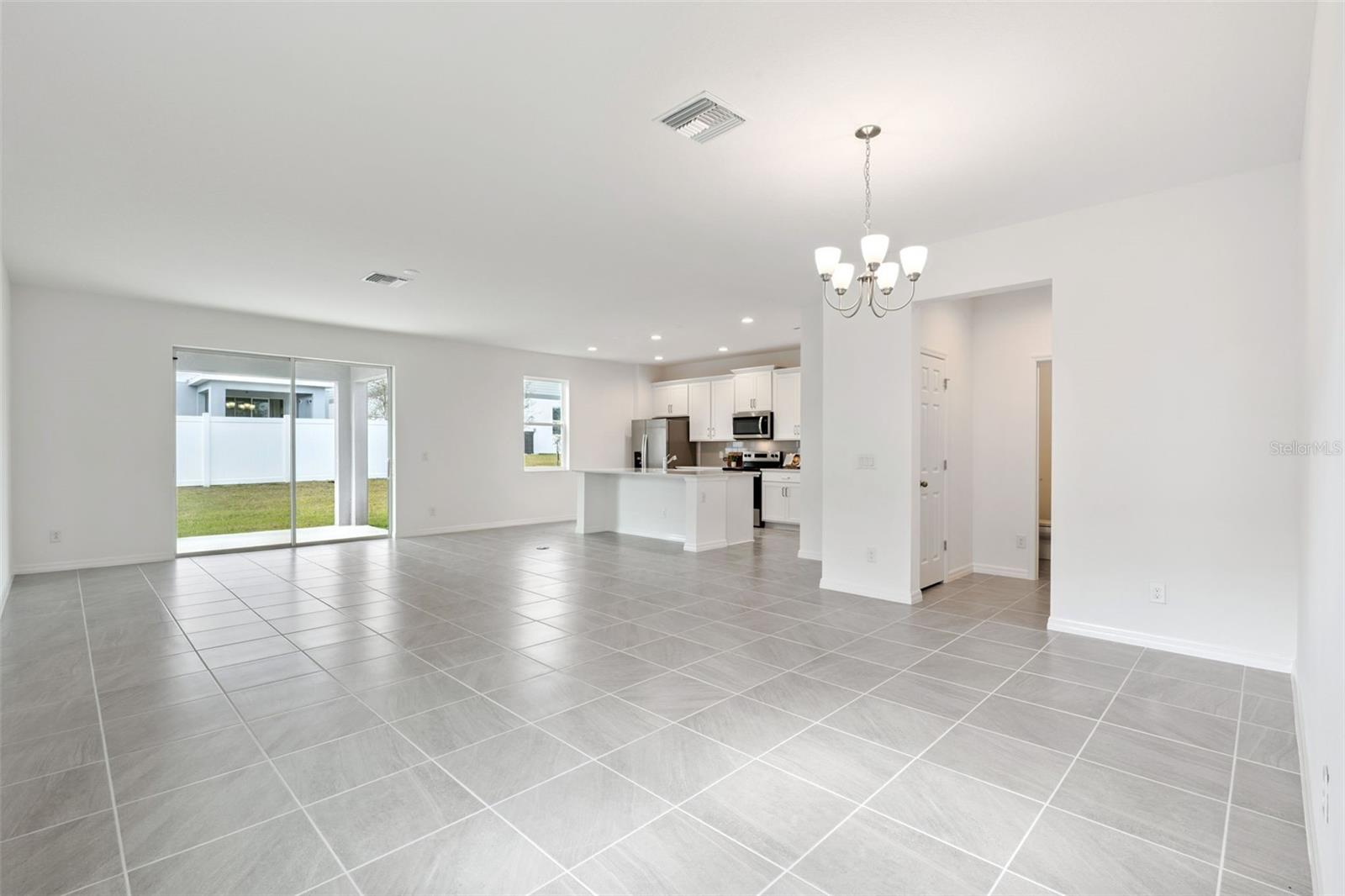 TRINITY LAKES - Residential