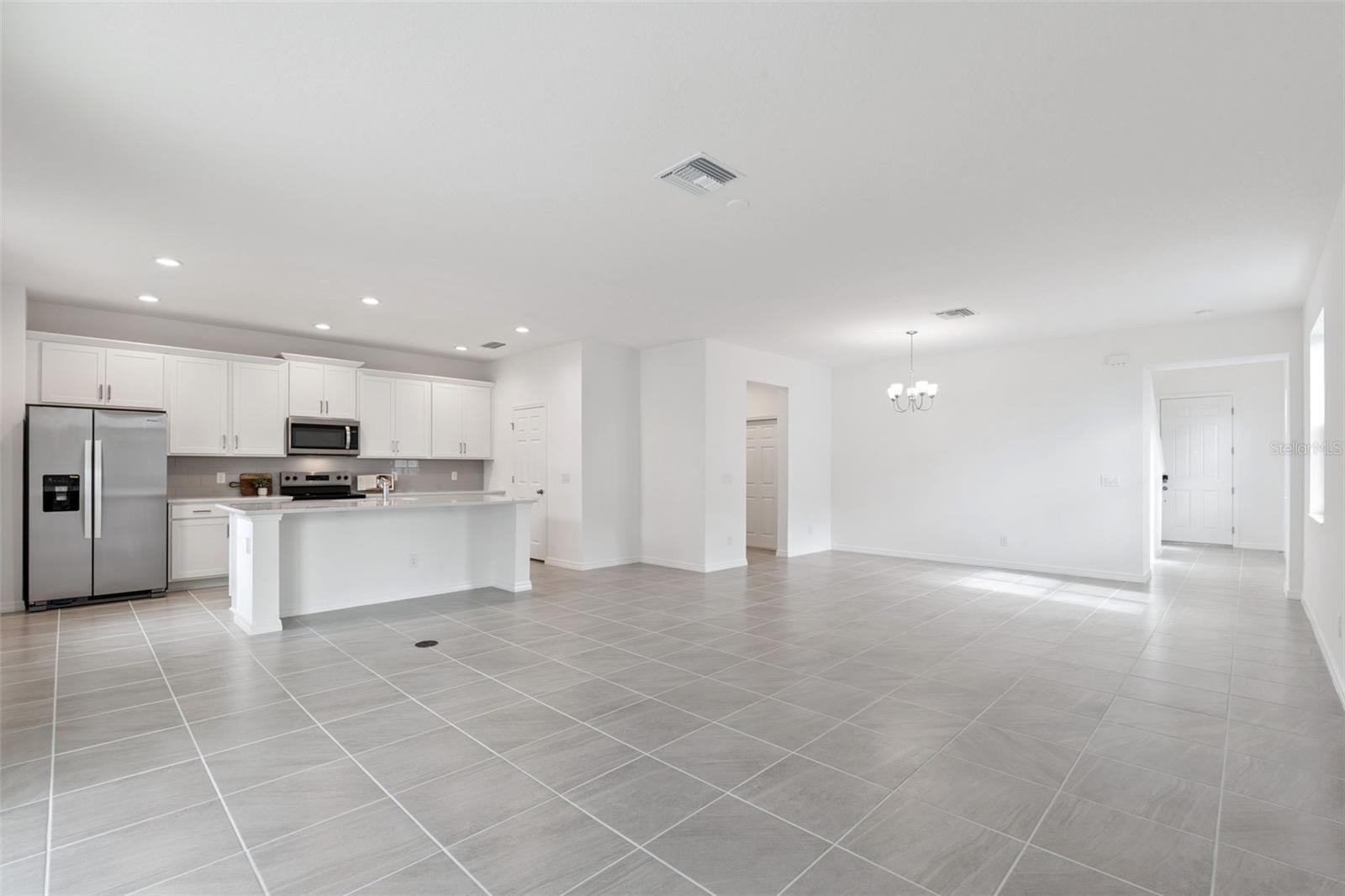 TRINITY LAKES - Residential