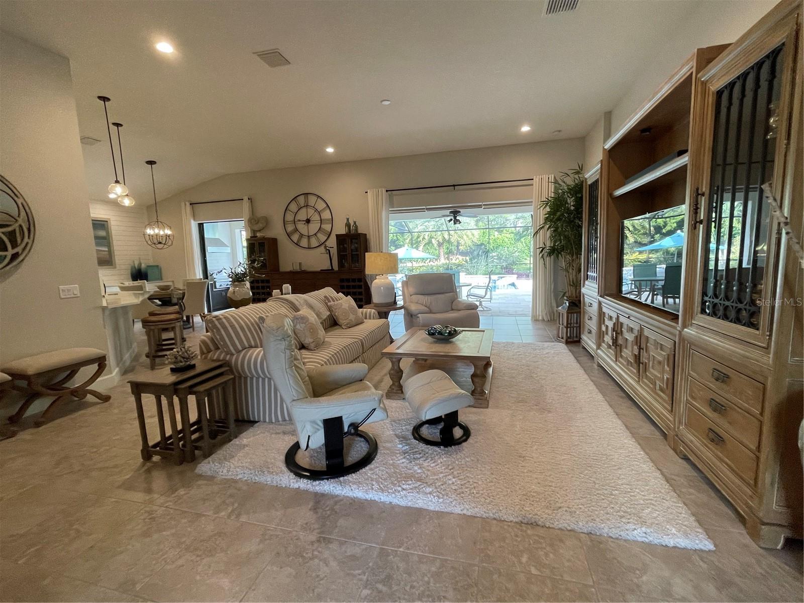 ESPLANADE GOLF AND COUNTRY CLUB - Residential