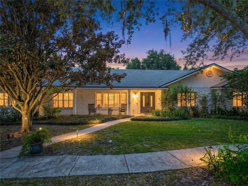 Photo of 1319 Buckwood Drive, Orlando, FL 32806 (MLS # O6435657)