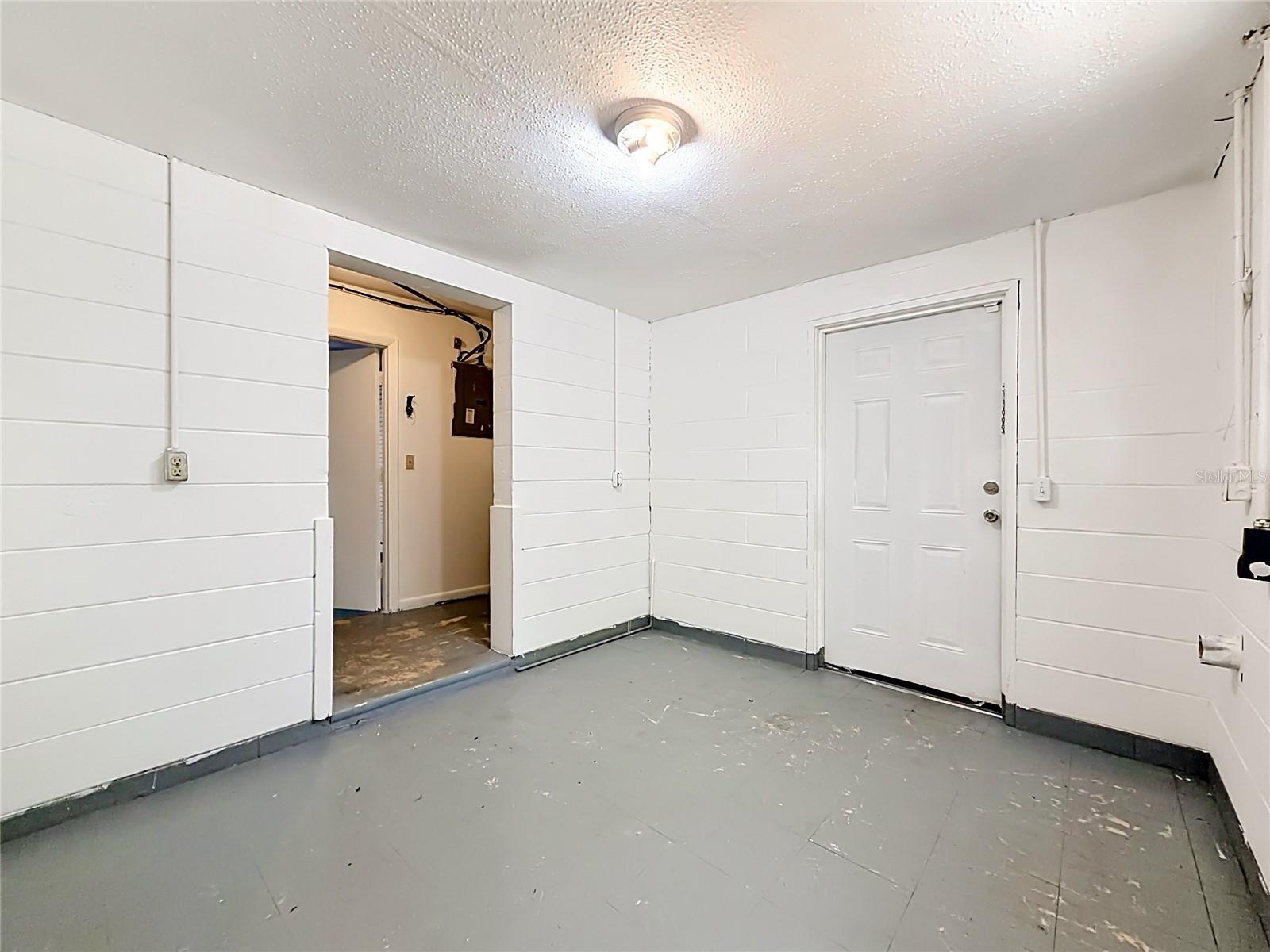 SILVER SPGS SHRS UN 02 - Residential