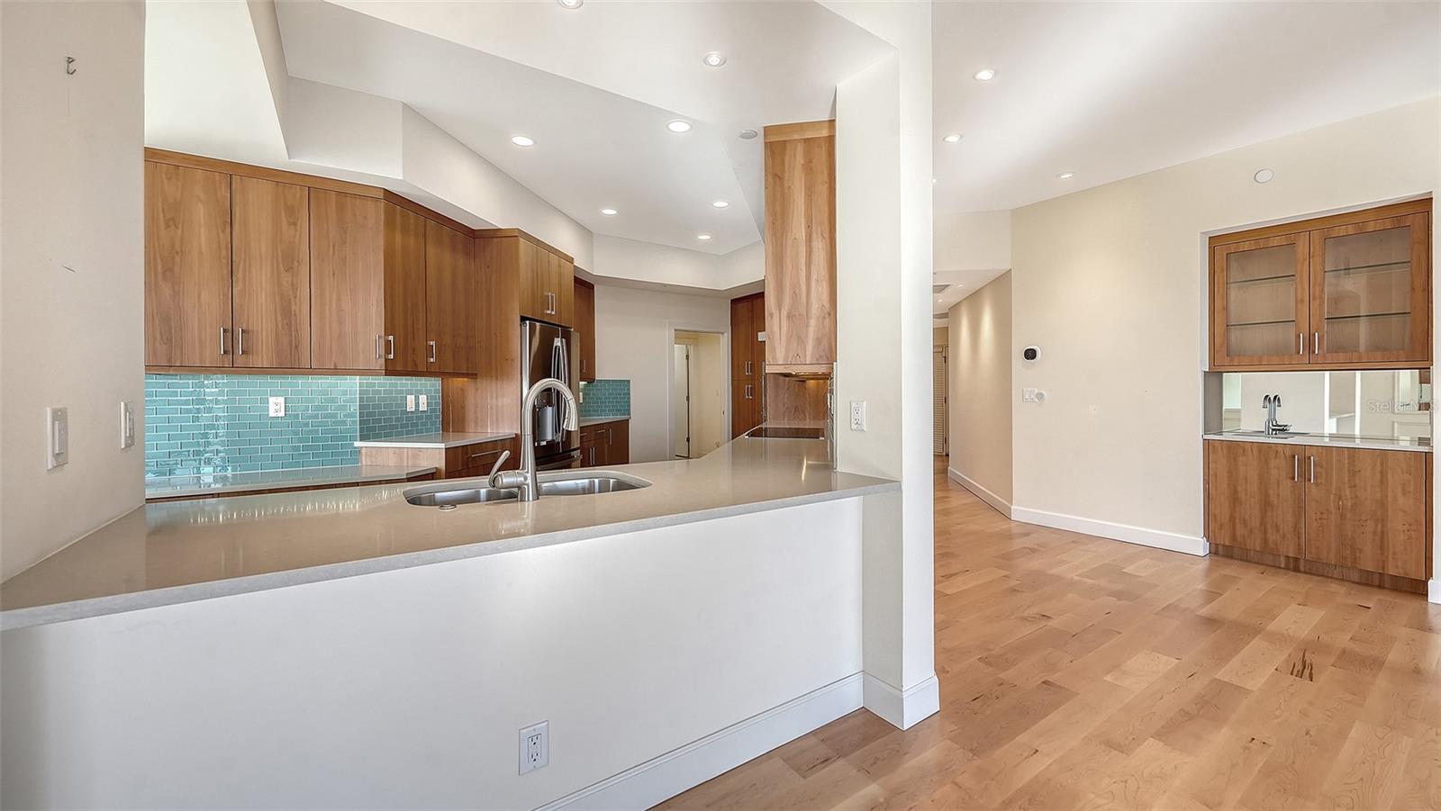 2110 HARBOURSIDE DRIVE 558