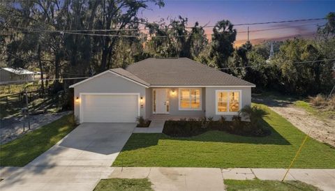 Photo of 902 SW 2nd Street, Ocala, FL 34471 (MLS # OM711748)
