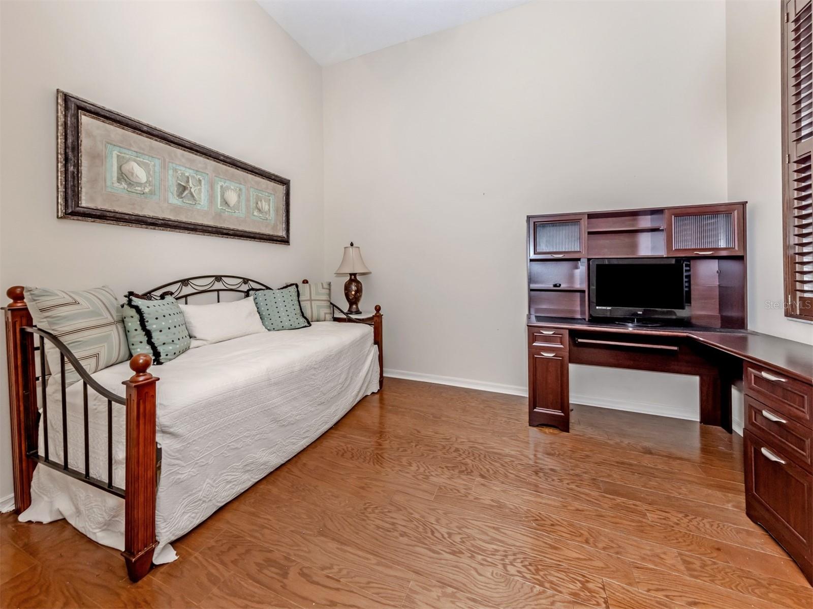 LYNWOOD GLEN - Residential