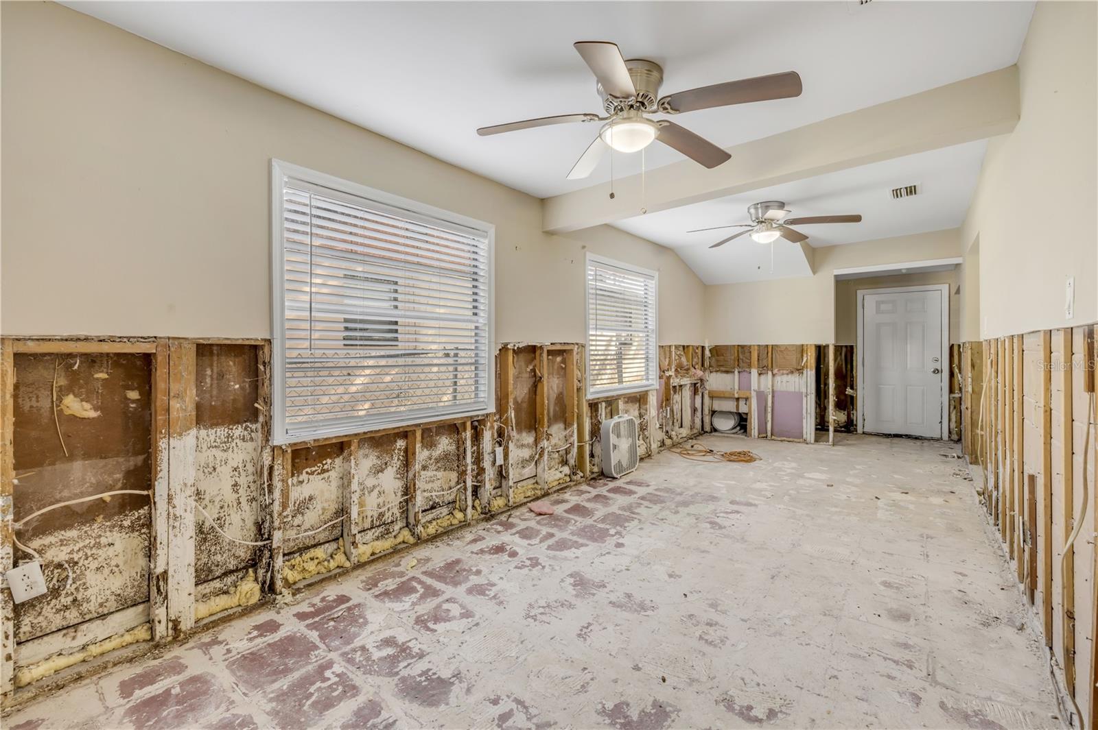 POINTER 01 - Residential