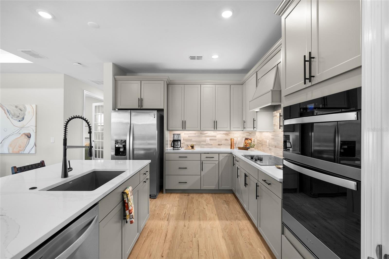 SAPPHIRE POINT PH IVA & IVB - Residential