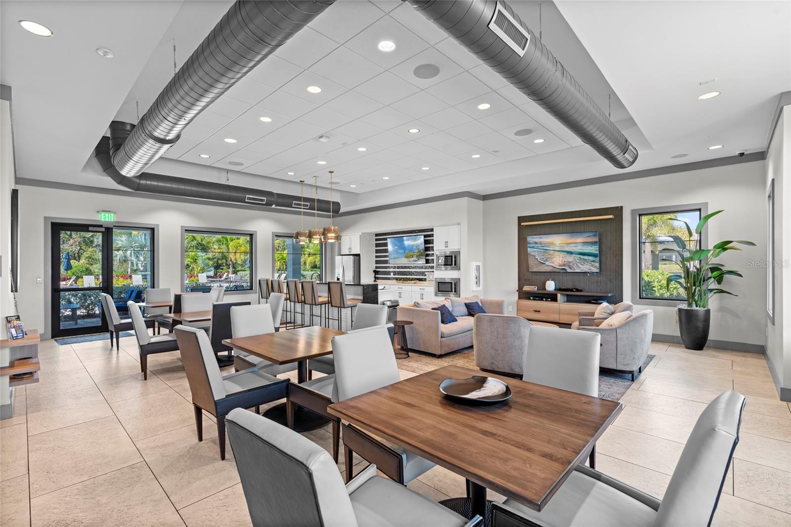 SAPPHIRE POINT PH IVA & IVB - Residential