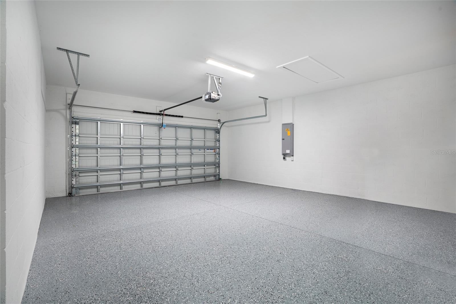 SAPPHIRE POINT PH IVA & IVB - Residential